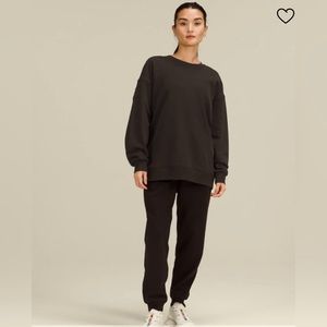 Lululemon ~ Perfectly oversized crew| Size 6
